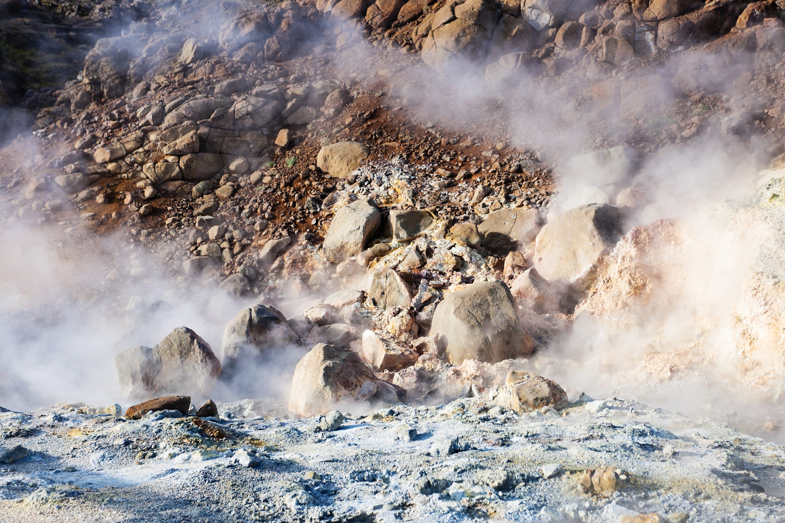 Nationalist Enclaves: Industrialising the Critical Mineral Boom in Indonesia